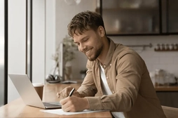 Federal vs. private student loans: Which should I choose?